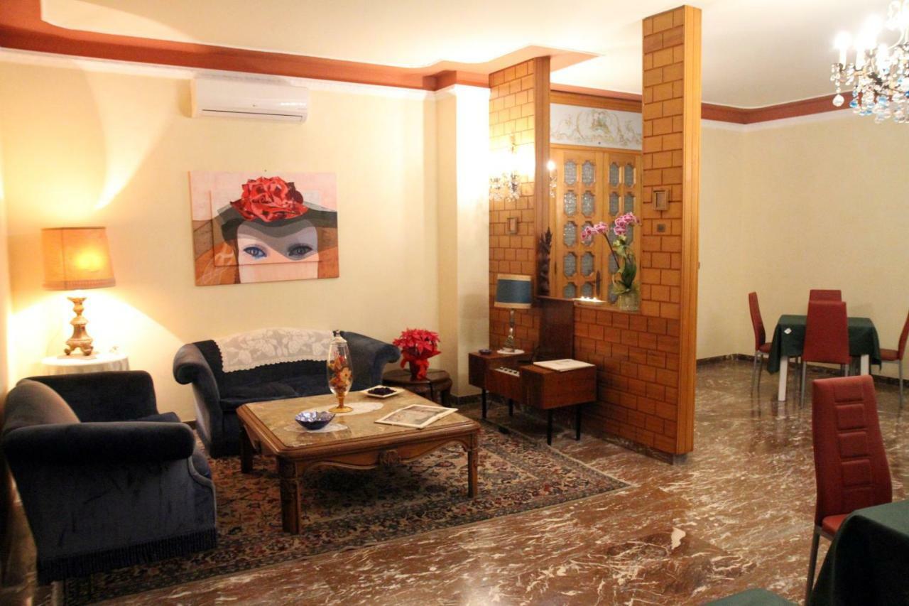 La Dimora Di Vesta Bed & Breakfast Lecce Dış mekan fotoğraf