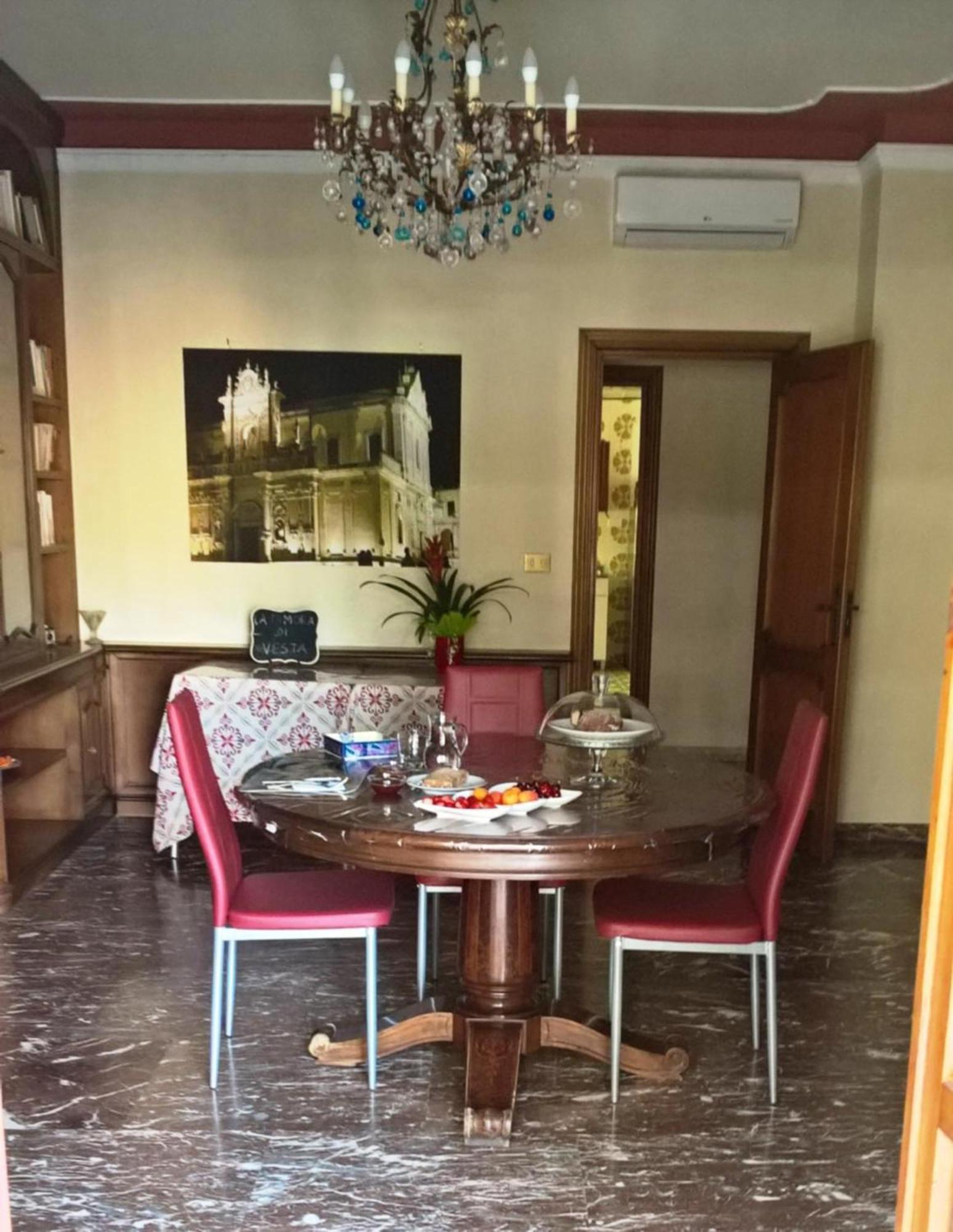 La Dimora Di Vesta Bed & Breakfast Lecce Dış mekan fotoğraf