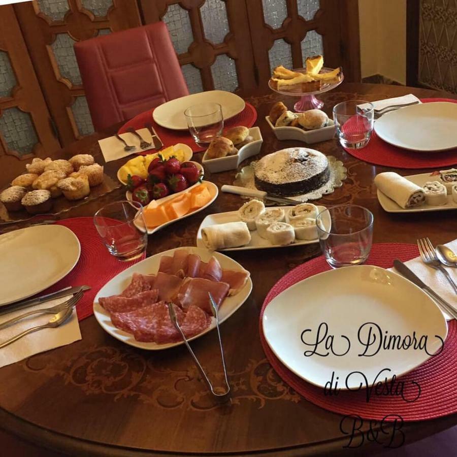 La Dimora Di Vesta Bed & Breakfast Lecce Dış mekan fotoğraf